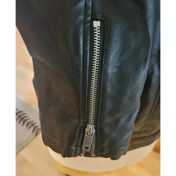 DKNY Asymmetrical Moto Black Leather Jacket  Accent Zippers Snap Detail Small - Picture 7 of 7